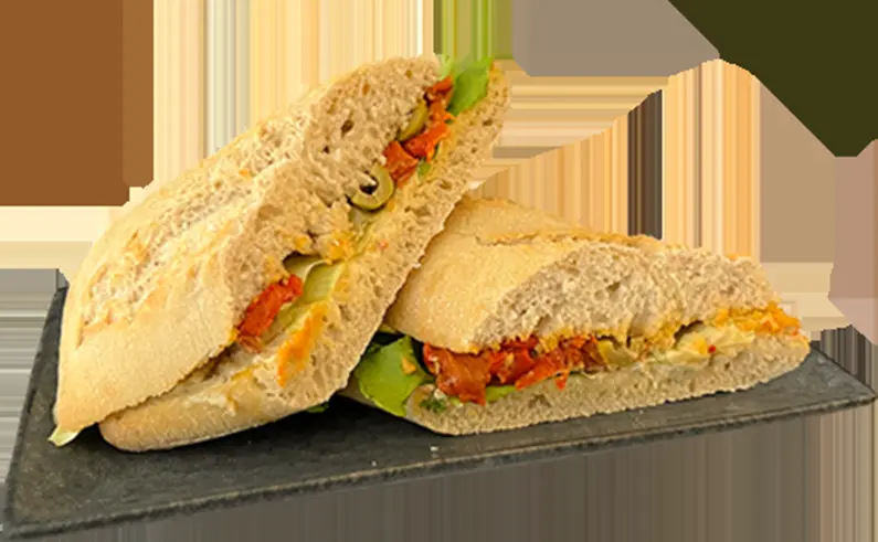 Veganski sendvic sa pecenom paprikom